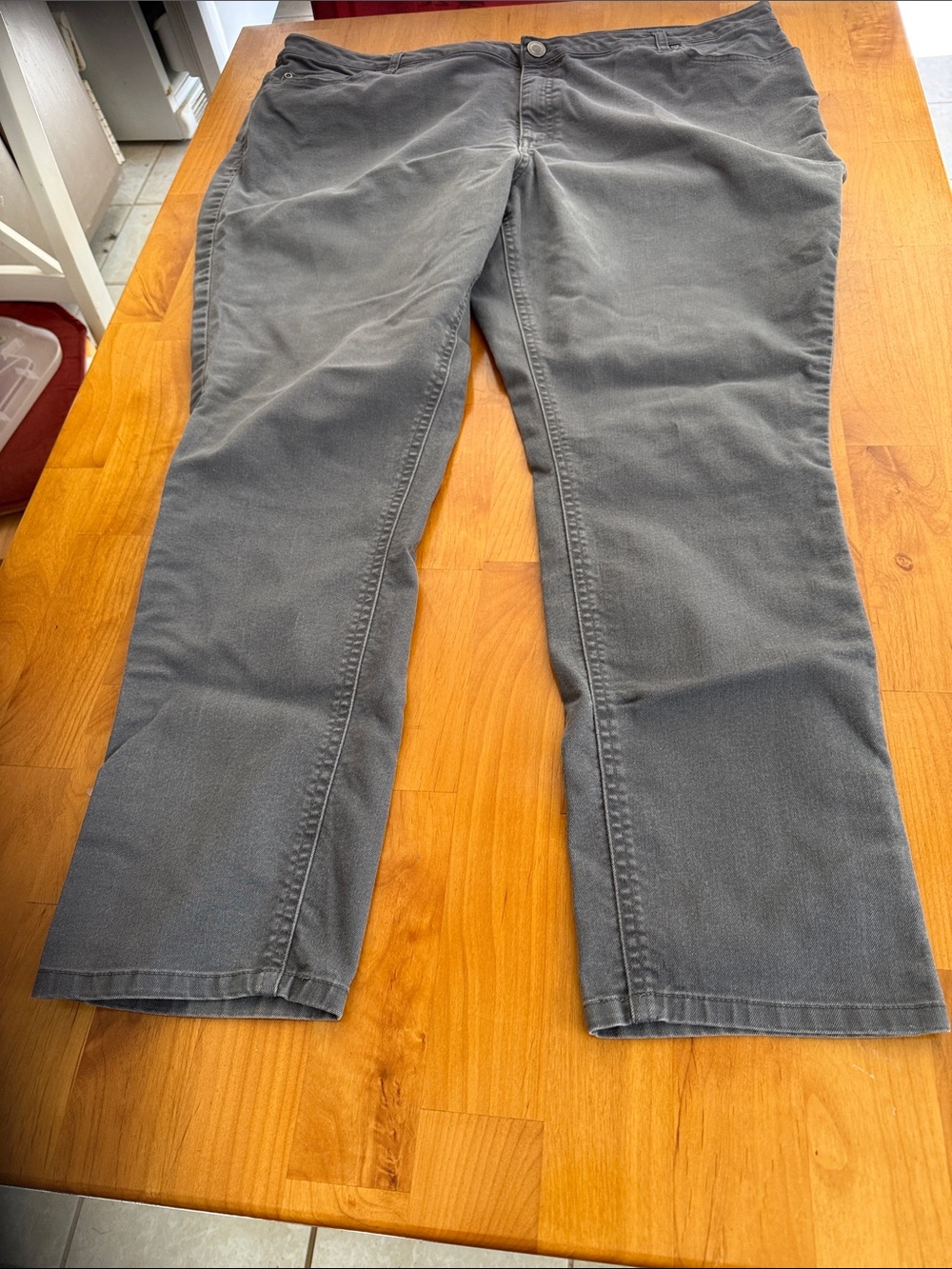 ellos Women’s Relaxed Straight Gray Jeans